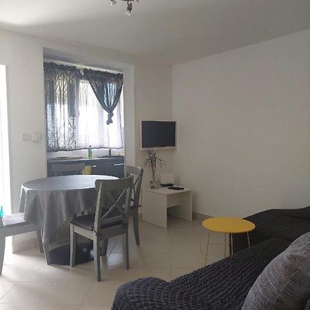 茨雷斯Apartman Katarina公寓 外观 照片