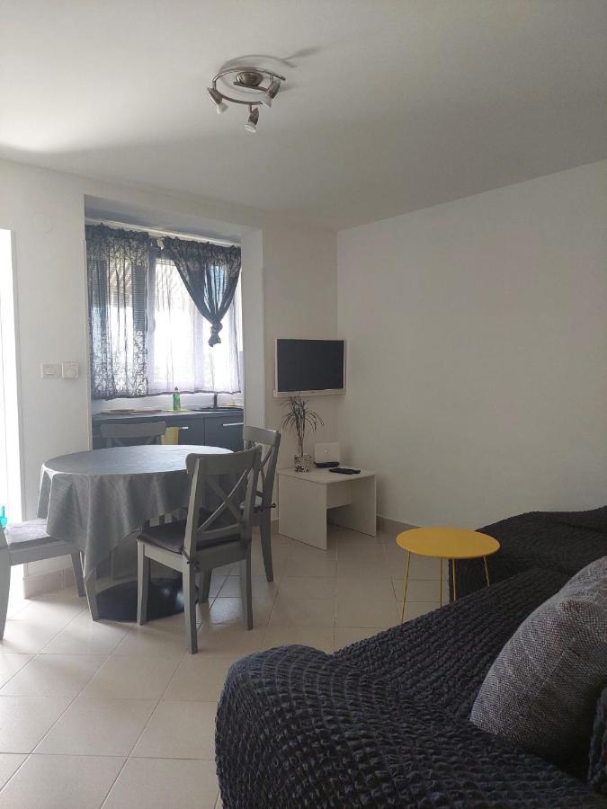 茨雷斯Apartman Katarina公寓 外观 照片