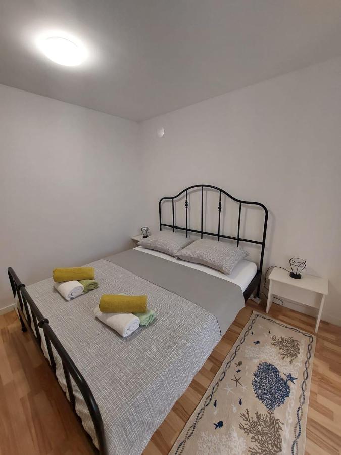 茨雷斯Apartman Katarina公寓 外观 照片